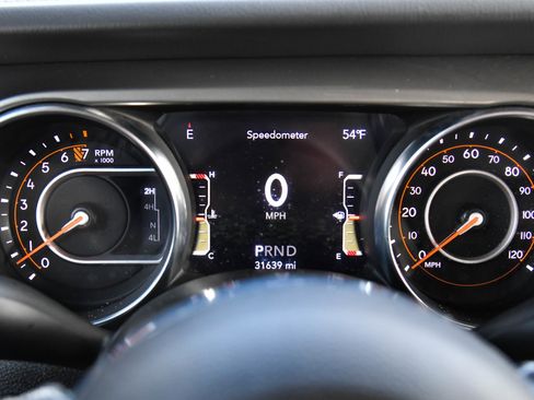 Used 2023 Jeep Gladiator Overland image 30