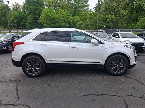 Used 2018 Cadillac XT5 Luxury w/ LPO, Black Ice Package AWD/4WD image 7