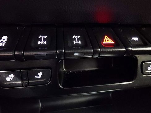 Used 2022 Chevrolet Colorado ZR2 AWD/4WD image 37