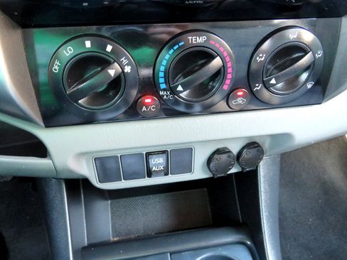 Used 2015 Toyota Tacoma TRD Pro image 26