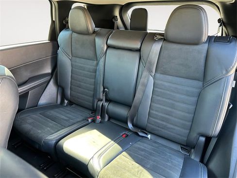 Used 2024 Mitsubishi Outlander SE image 13