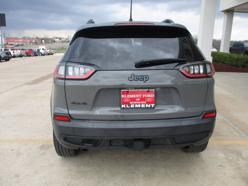 Used 2020 Jeep Cherokee Latitude image 10