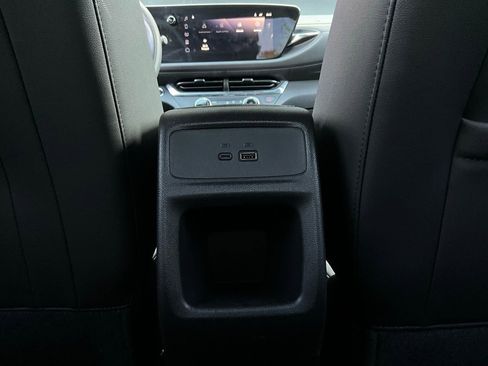 Used 2025 Buick Envista Preferred image 12