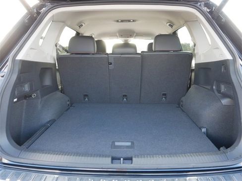 Certified 2024 Volkswagen Tiguan Wolfsburg Edition image 18