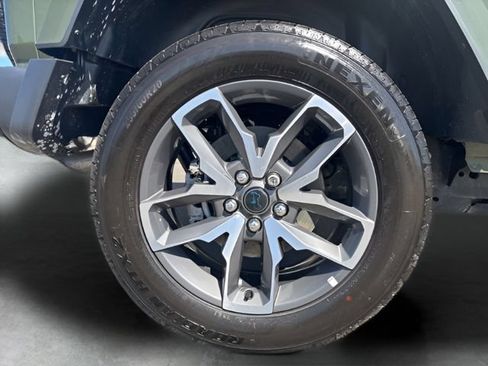 Used 2024 Jeep Wrangler Unlimited w/ Convenience Group AWD/4WD image 36