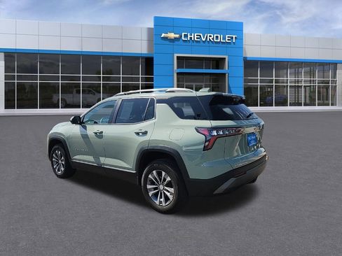 Used 2025 Chevrolet Equinox LT w/ Convenience Package II AWD/4WD image 3