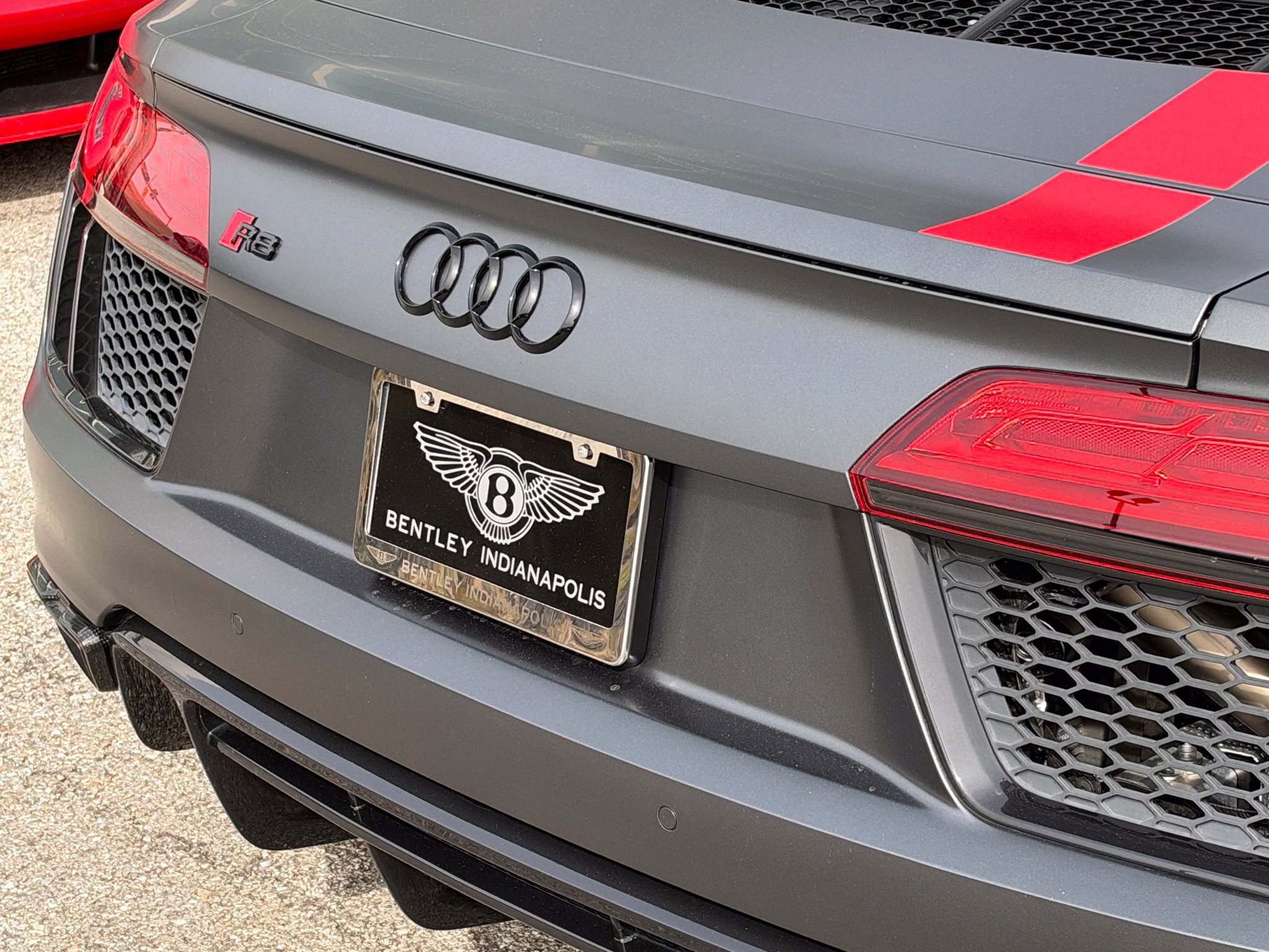 Used 2018 Audi R8 V10 w/ Premium Package RWD image 10