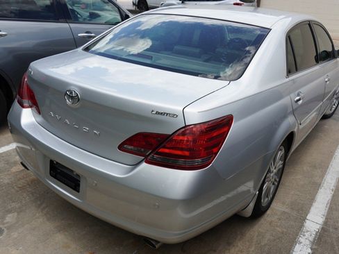 Used 2008 Toyota Avalon Limited FWD image 4