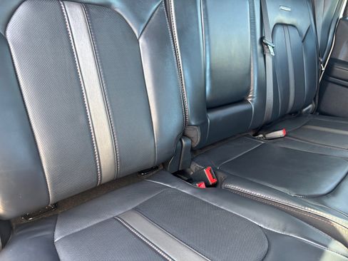 Used 2022 Ford F350 Platinum w/ FX4 Off-Road Package image 18