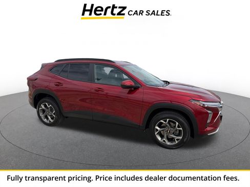 Used 2025 Chevrolet Trax LT FWD image 1