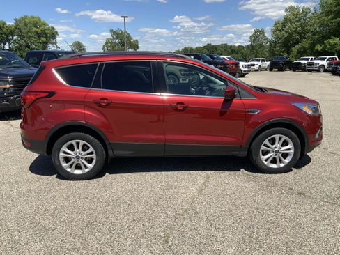 Used 2019 Ford Escape SEL AWD/4WD image 9