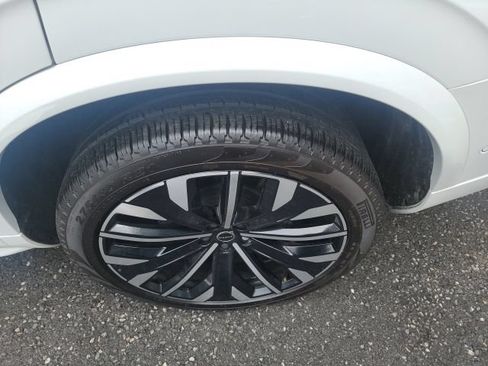 Certified 2025 Volvo XC90 B6 Plus AWD/4WD image 38