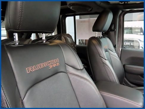 Used 2022 Jeep Wrangler Unlimited Rubicon w/ Dual Top Group image 9