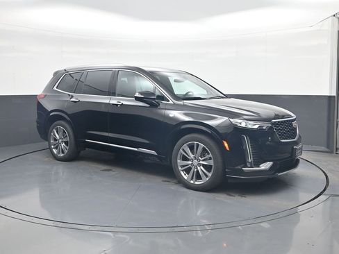Used 2023 Cadillac XT6 Premium Luxury image 1
