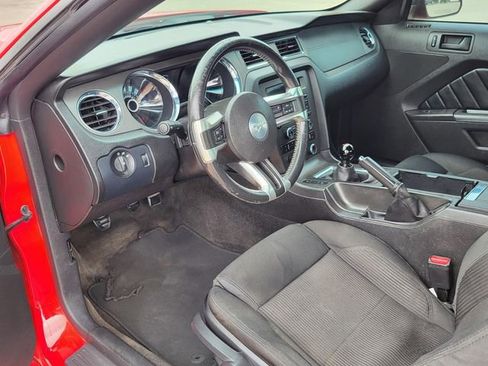 Used 2013 Ford Mustang Coupe RWD image 3