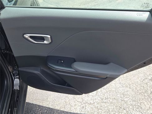 Used 2025 Kia K4 FWD image 8