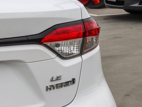Certified 2024 Toyota Corolla LE AWD/4WD image 8