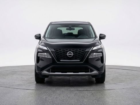 Used 2025 Nissan Rogue SV AWD/4WD image 2