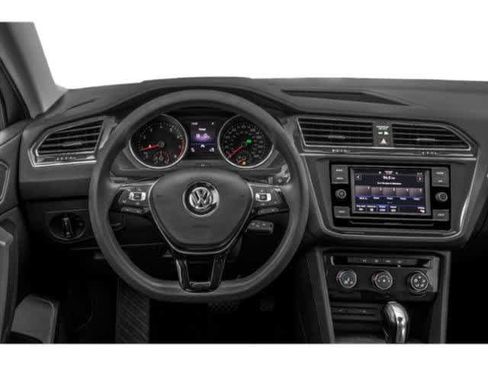 Used 2021 Volkswagen Tiguan S image 9