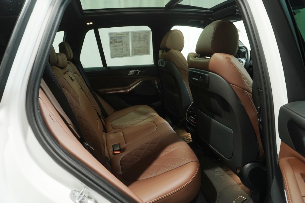 Used 2023 BMW X5 xDrive40i AWD/4WD image 14