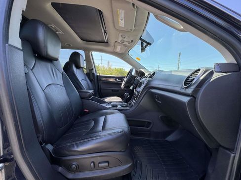 Used 2017 Buick Enclave Leather FWD image 9