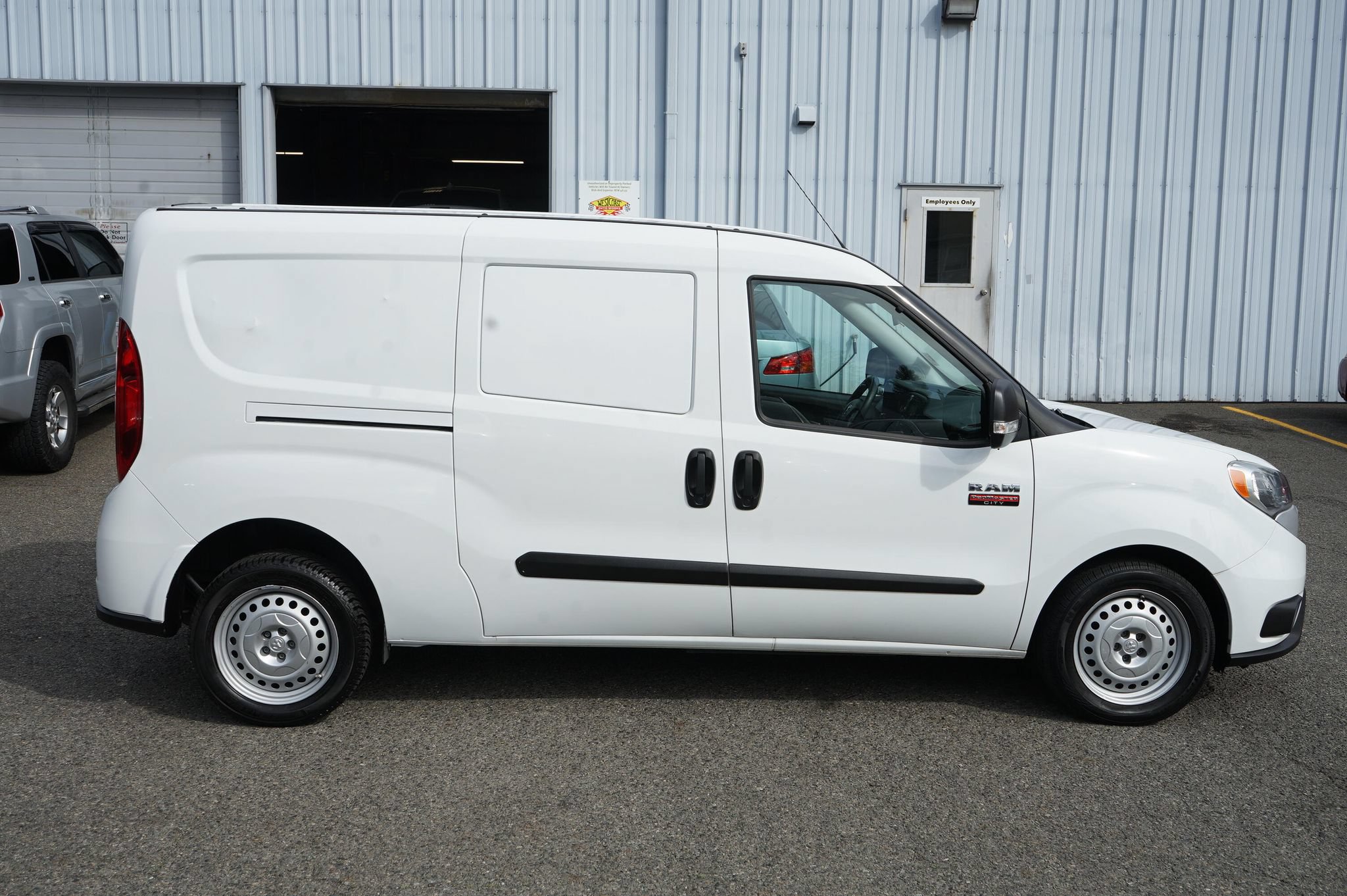 Used 2022 RAM ProMaster City Tradesman FWD image 6