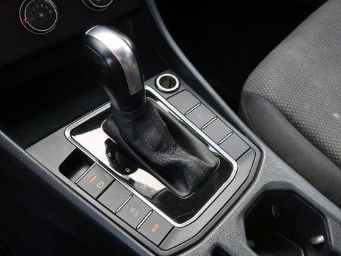 Used 2019 Volkswagen Jetta S image 26