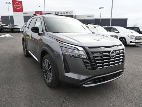 New 2026 Nissan Pathfinder Platinum image 2