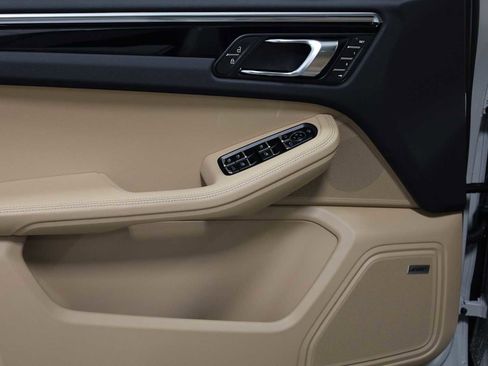 New 2026 Porsche Macan S image 17