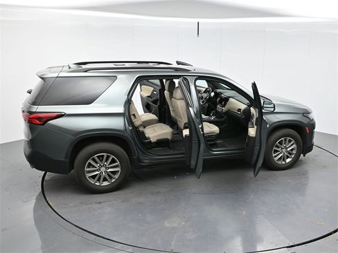 Used 2023 Chevrolet Traverse LT image 47