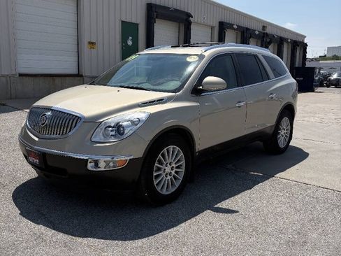 Used 2009 Buick Enclave CXL w/ Driver Confidence Package AWD/4WD image 3