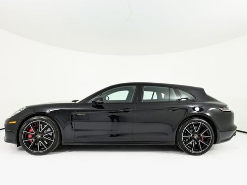 Certified 2023 Porsche Panamera 4S image 2