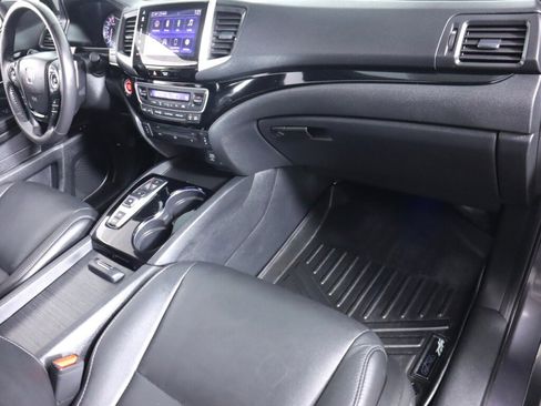 Used 2017 Honda Pilot Touring image 46