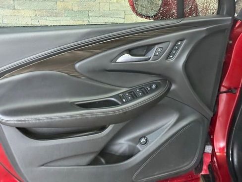 Used 2019 Buick Envision Essence FWD image 8