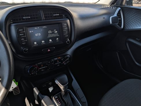 Used 2020 Kia Soul S FWD image 29