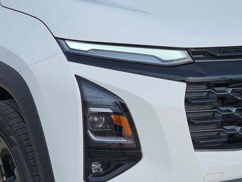 New 2026 Chevrolet Equinox LT FWD image 8