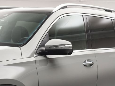 Used 2025 Mercedes-Benz GLS 450 4MATIC image 12