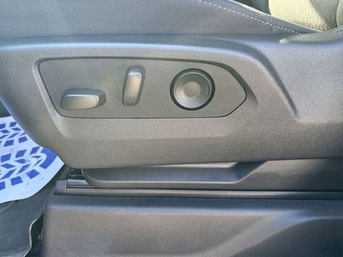 Used 2025 GMC Sierra 1500 Elevation image 14