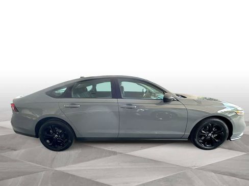 Used 2025 Honda Accord SE image 9