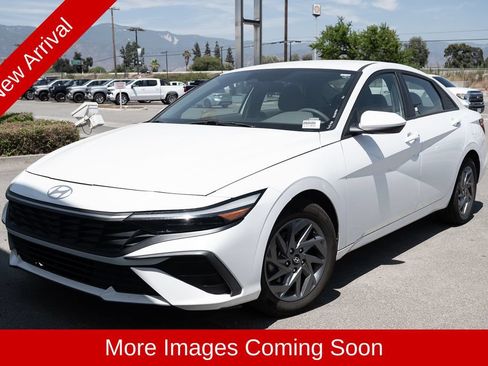 Used 2024 Hyundai Elantra SEL FWD image 6