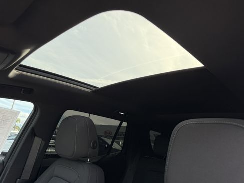 Used 2025 Chevrolet Equinox LT FWD image 17