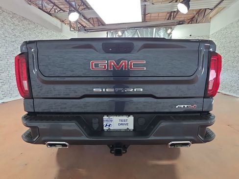 Used 2022 GMC Sierra 1500 AT4 w/ AT4 Preferred Package image 5