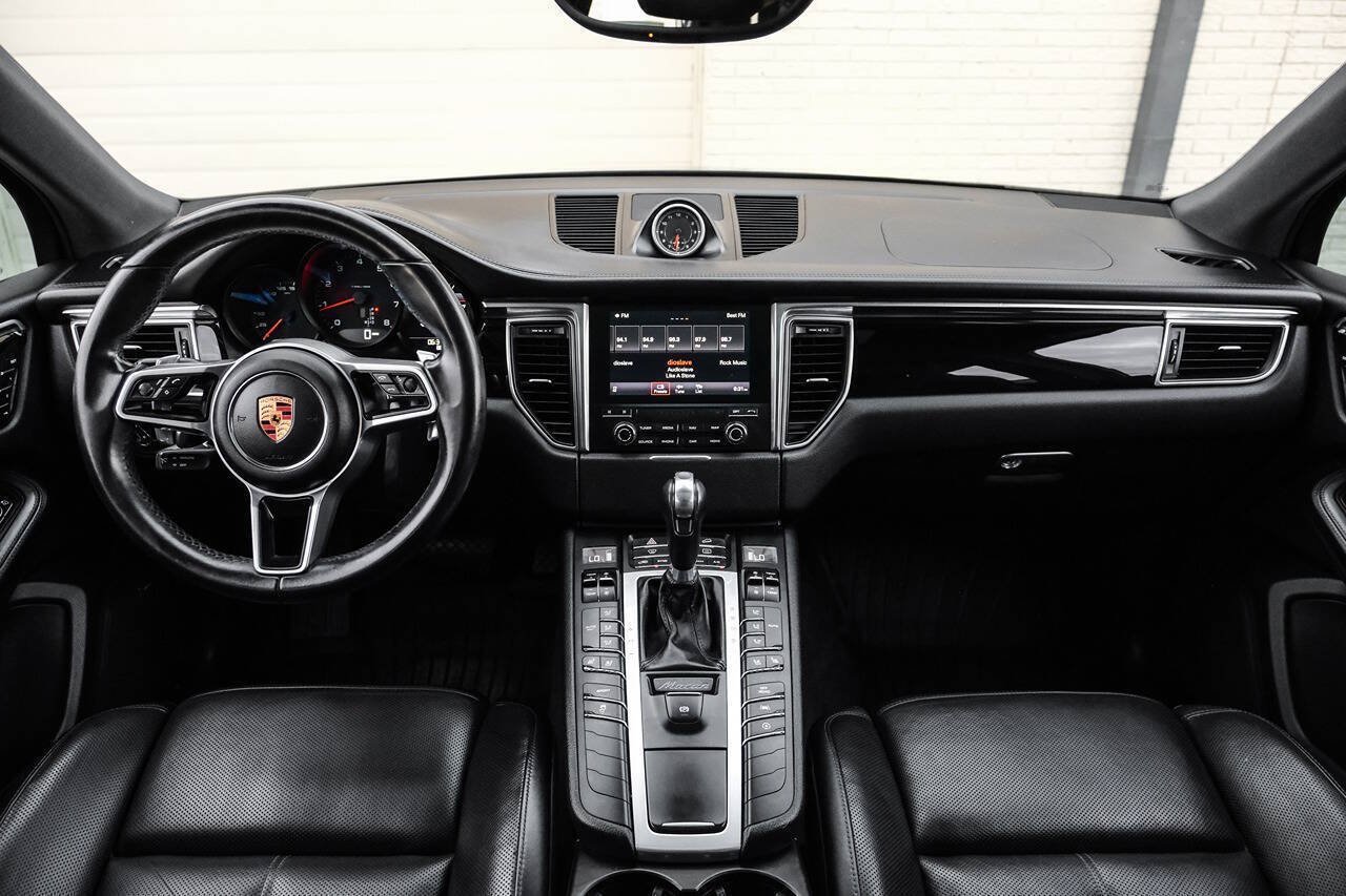 Used 2018 Porsche Macan w/ Premium Package Plus AWD/4WD image 17