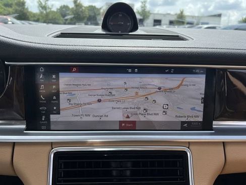 Used 2018 Porsche Panamera RWD image 22