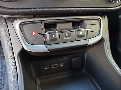 Used 2023 GMC Terrain SLE w/ Driver Convenience Package image 15