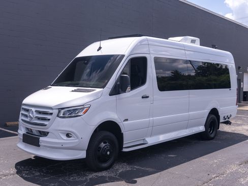 Used 2023 Mercedes-Benz Sprinter 3500 image 1