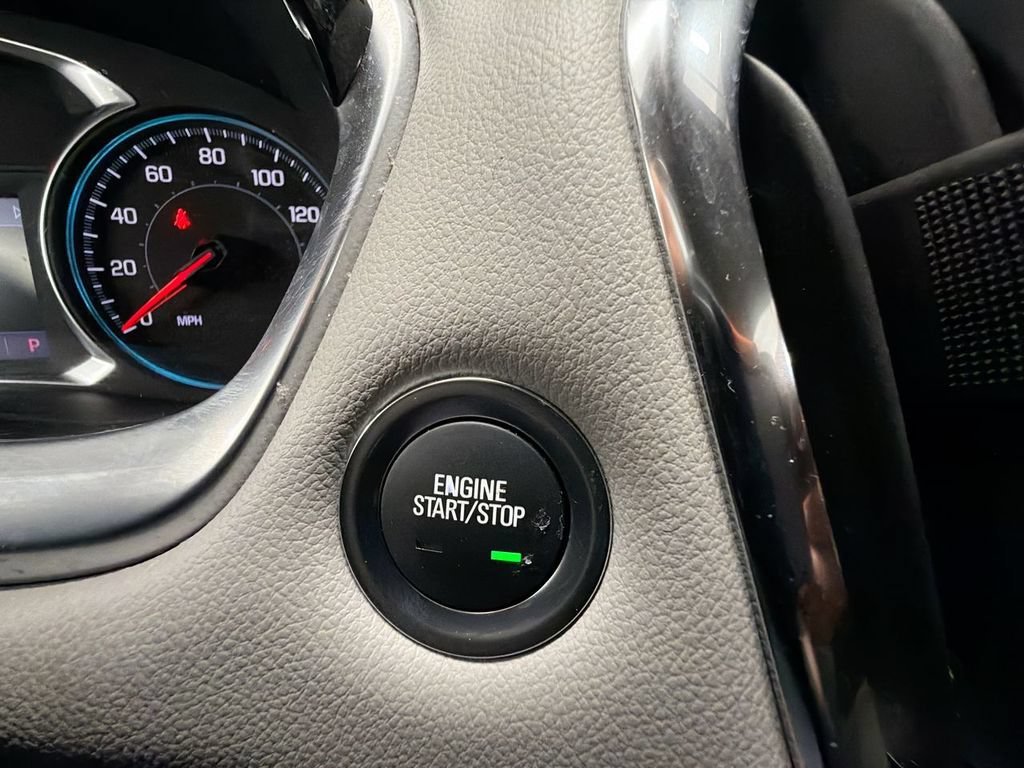 Used 2021 Chevrolet Traverse LT FWD image 16