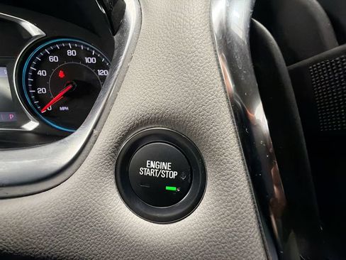 Used 2021 Chevrolet Traverse LT FWD image 16