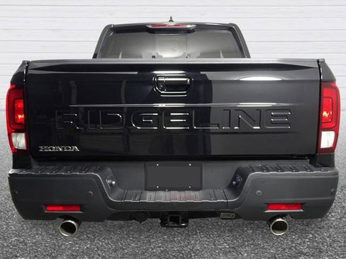 New 2026 Honda Ridgeline Black Edition image 4