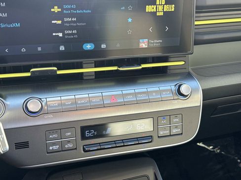 Used 2024 Hyundai Kona Limited image 28